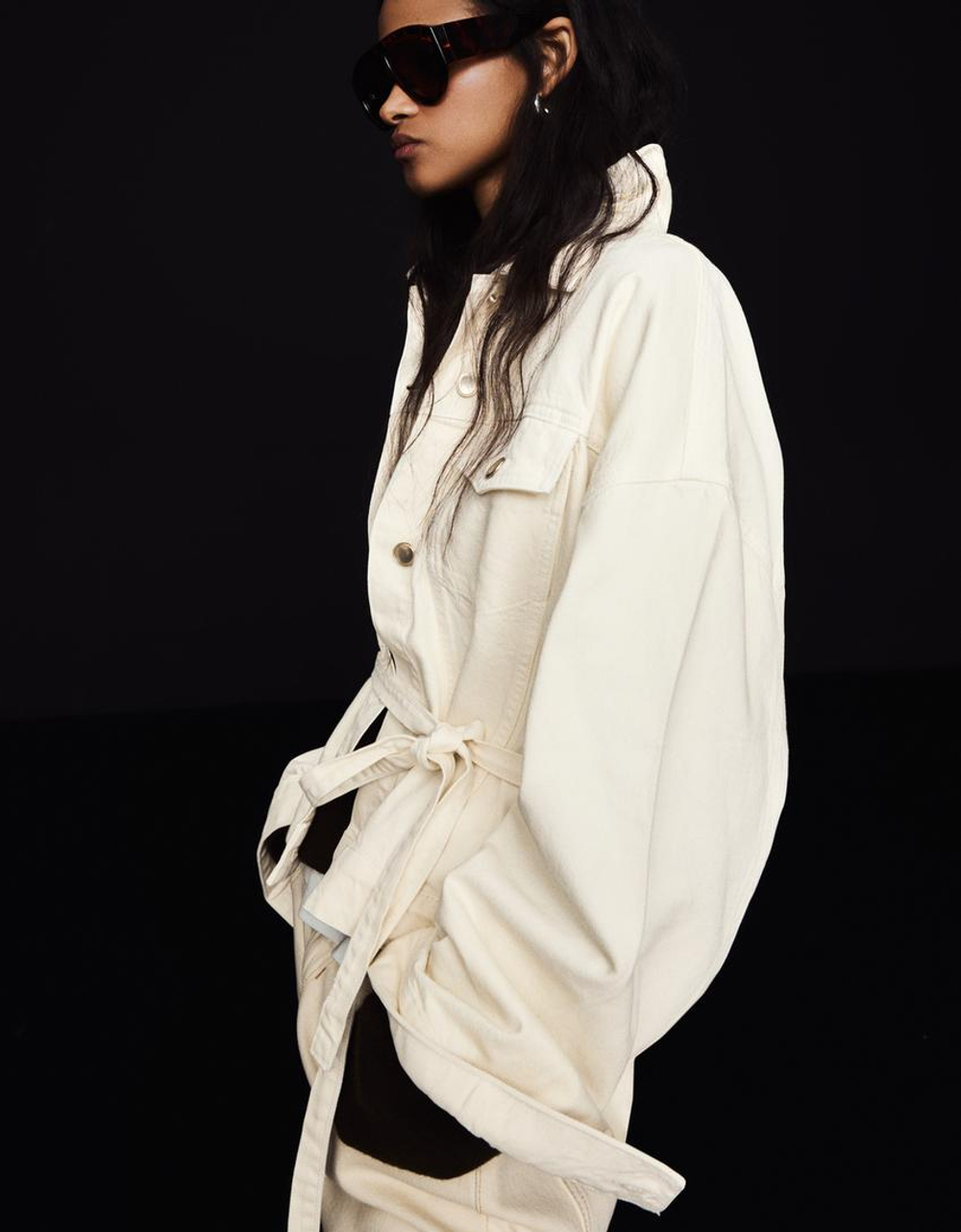 BERSHKA Джинсовая куртка оверсайз, кремовый