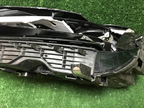 Битая Фара левая Volvo XC60 2 (2017-2021) LED