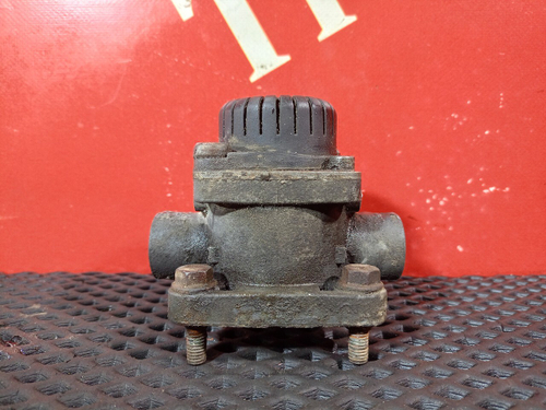 Клапан ускорительный