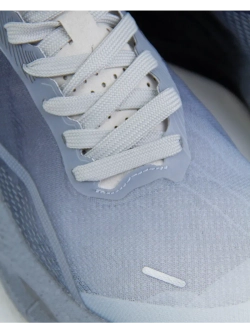 Беговые кроссовки тканевые с двойной амортизацией