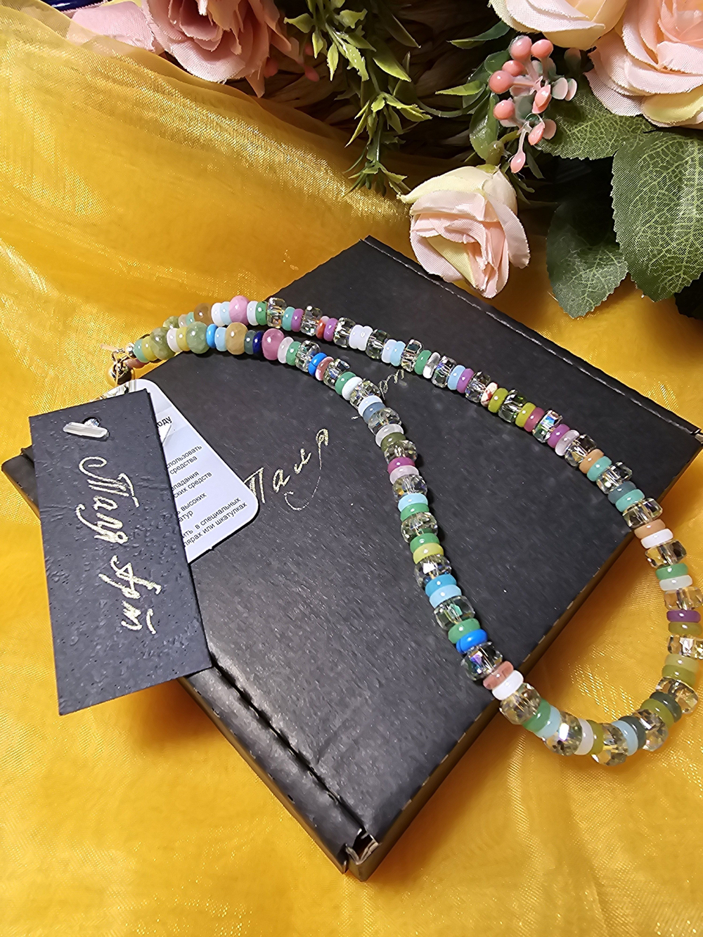 Колье ручной работы из ассорти натуральных камней и хрусталя "Ассорти"