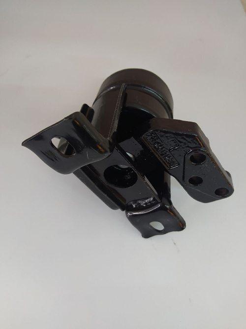 Опора двигателя правая T111001310BA Chery Tiggo