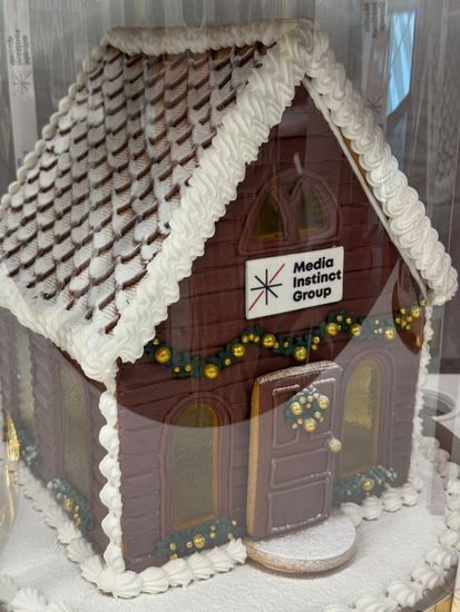 Пряничный домик с логотипом корпоративный