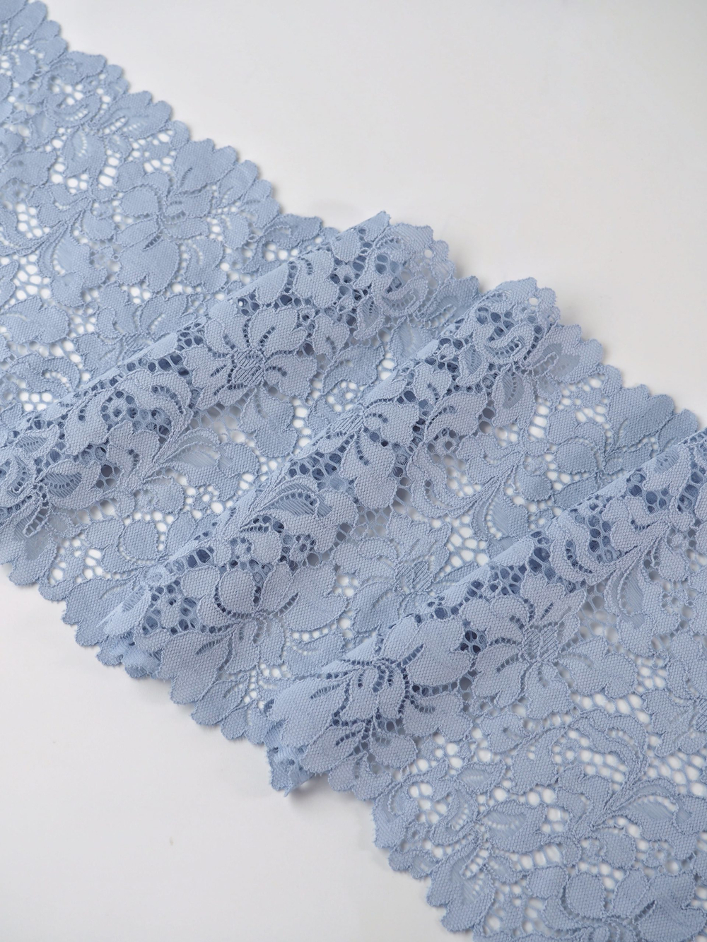 Эластичное кружево серо-голубое ширина 19 см ОТРЕЗЫ