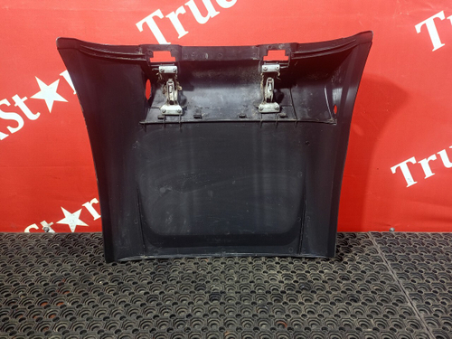 Крыло заднее правое передняя часть