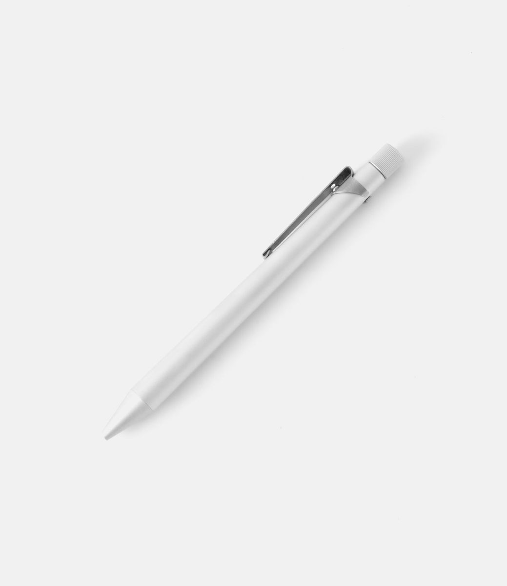 Makers Cabinet Lazlo — настольная ручка из алюминия