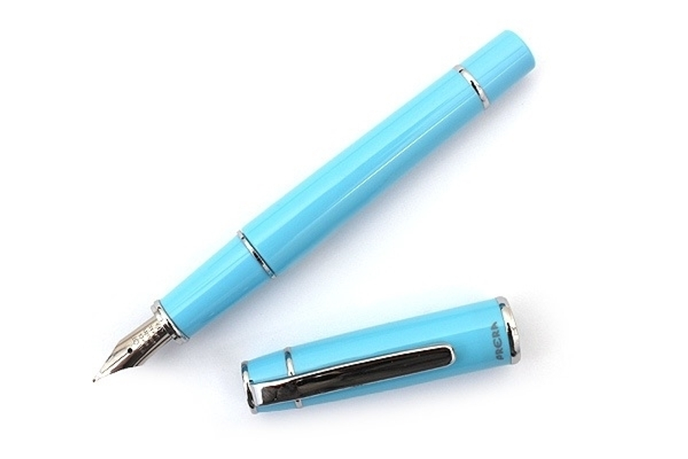 Перьевая ручка Pilot Prera (перо Medium 0,5 мм, цвет Light Blue - Светло-голубая)