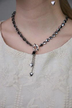 Колье "Амора" из гематита с черным цирконом, оттенок серебро