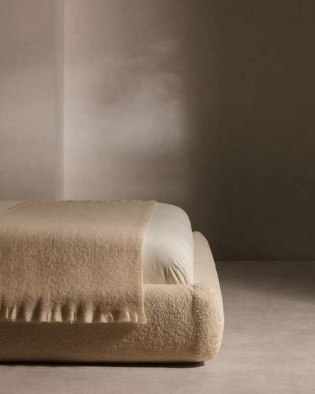 Кровать Martina со съемным чехлом из бежевого букле под матрас 180х200 см