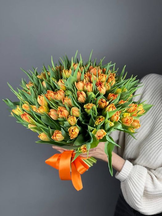Букет пионовидных тюльпанов Монте Оранж (под ленту)
