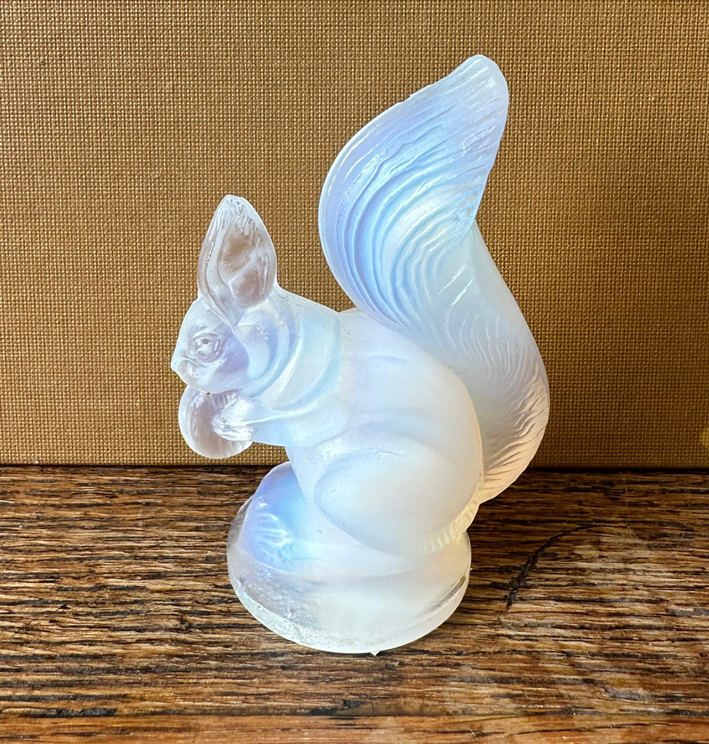 [Коллекционная фигурка] Сабино Мариус. Белочка. Опалесцентное стекло. Франция. 1930-е гг.