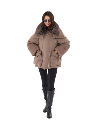 Коричневая куртка из шерсти с накладными карманами и мехом