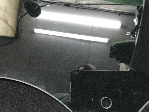 Стекло двери переднее RH Mercedes GLS X167 (19-нв)