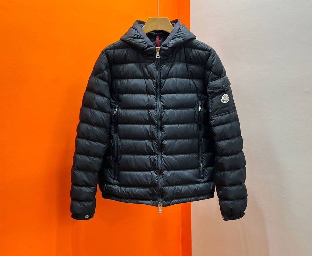 Пуховик Moncler