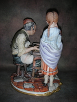 Статуэтка. Фарфор. У Сапожника. Capodimonte. Италия