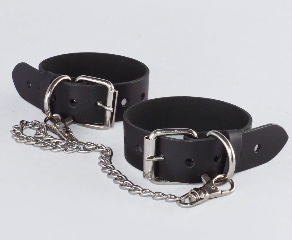 Кожаные оковы Новичок (Цвет: черный)