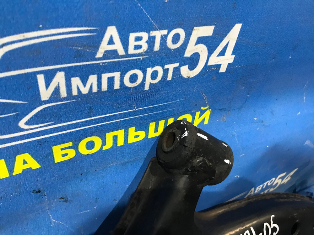 Рычаг передний правый TOYOTA CARINA 1990