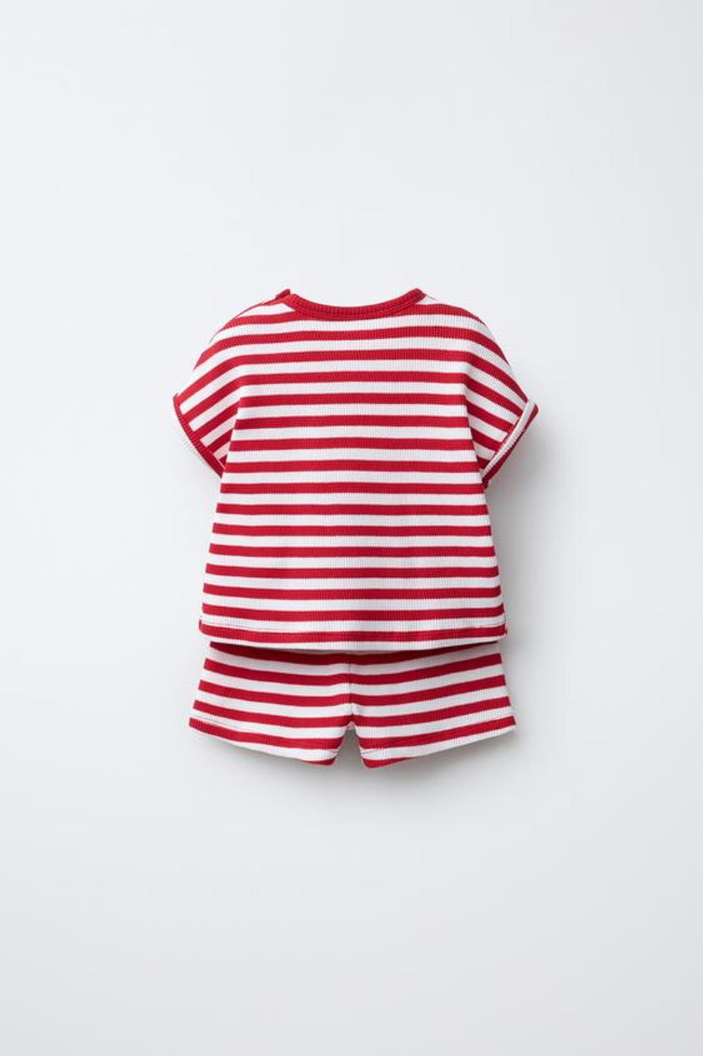 ZARA КОМПЛЕКТ ИЗ ФУТБОЛКИ И ШОРТОВ WAYAS WAFFLE, КРАСНЫЙ