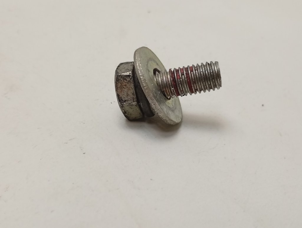 WF8590NFW кт62 Болт крепления шкива для стиральной машины Samsung WF8590NFW б/у