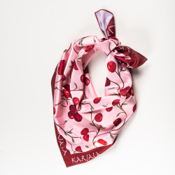 Шейный платок «Карельская клюква», 70×70 см