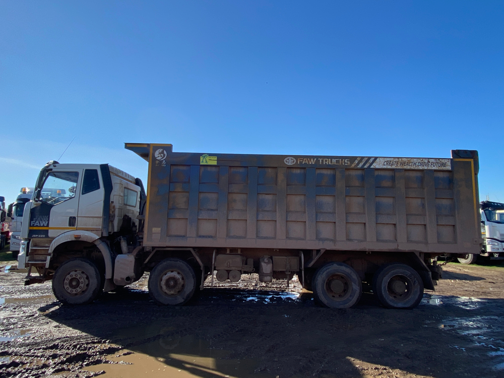 FAW J6 8x4 Самосвал СА3310Р66K24T4E5 (Дизельный, 11,1 л, 420 л.с., МТ)