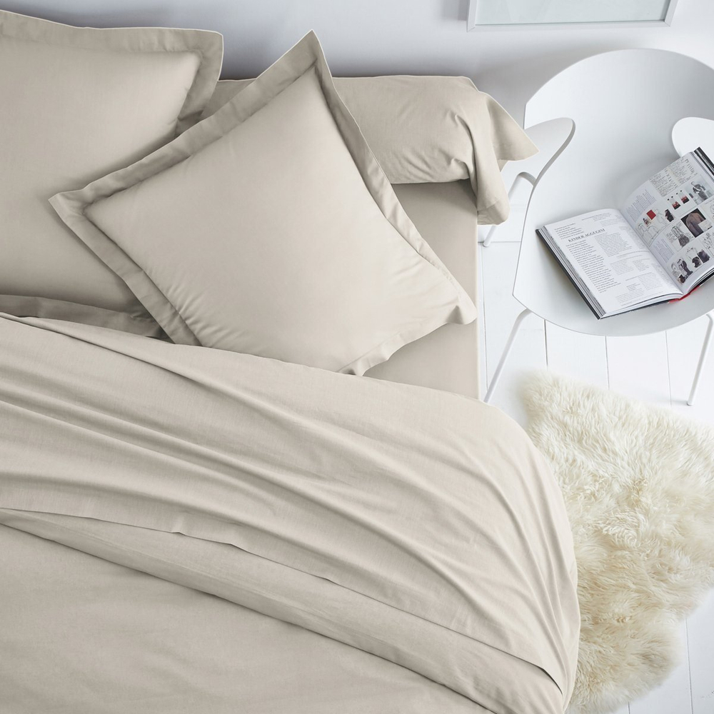 Простыня на резинке 160x200 Сaleffi Raso Tinta Unito с бордюром сатин бежевая