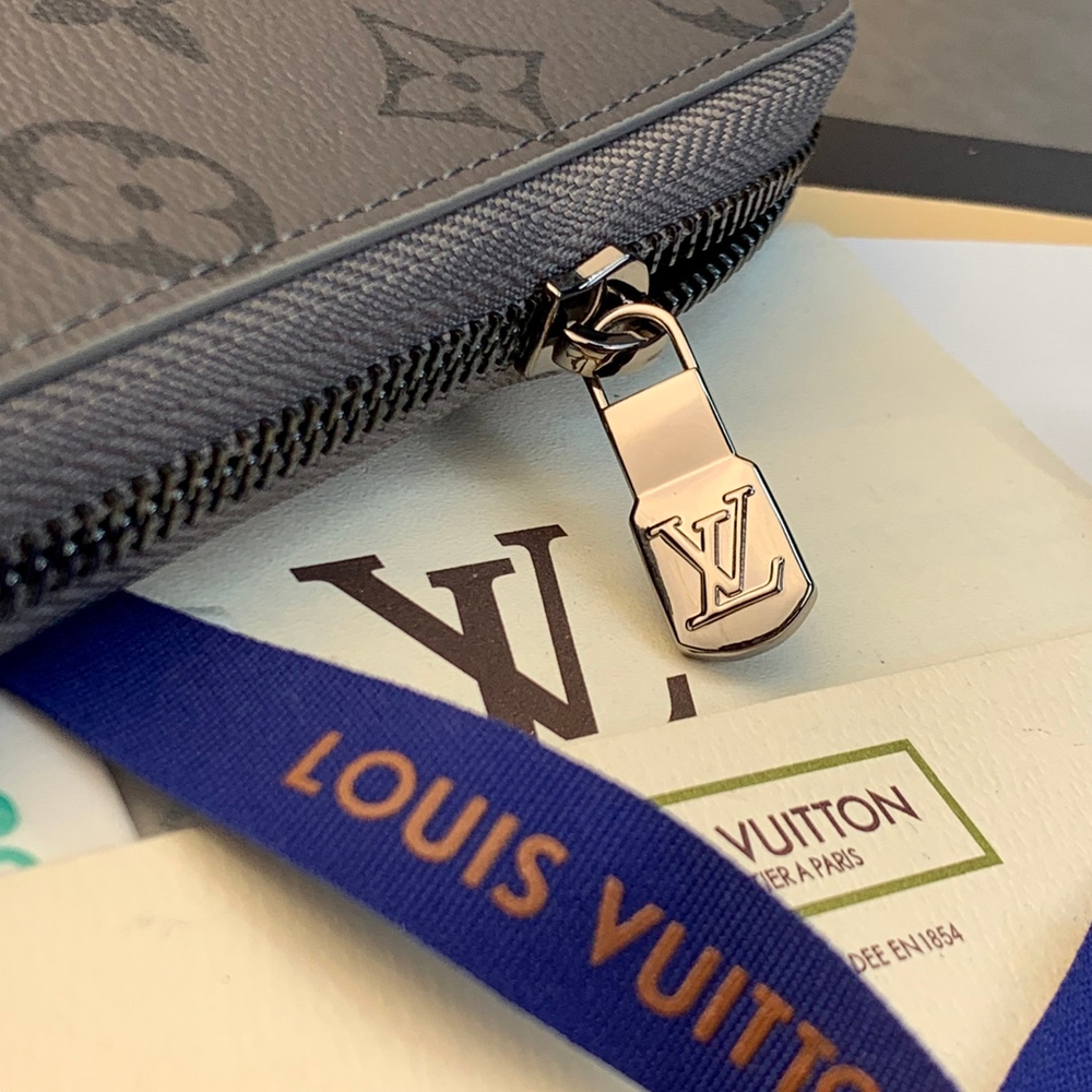 Louis Vuitton Zippy Vertical Wallet