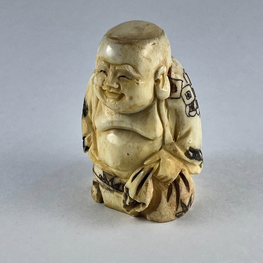 Статуэтка нэцкэ Хотей (богатство)