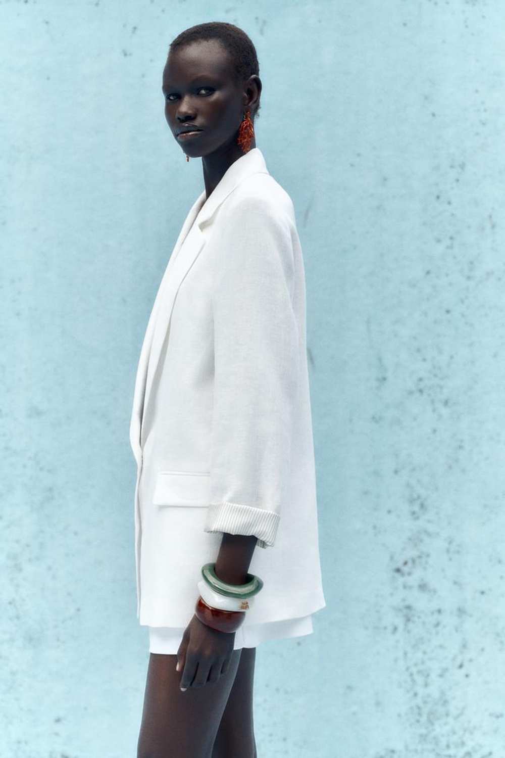 ZARA БЛЕЙЗЕР ИЗ 100% ЛЬНА С МАНЖЕТАМИ, БЕЛЫЙ