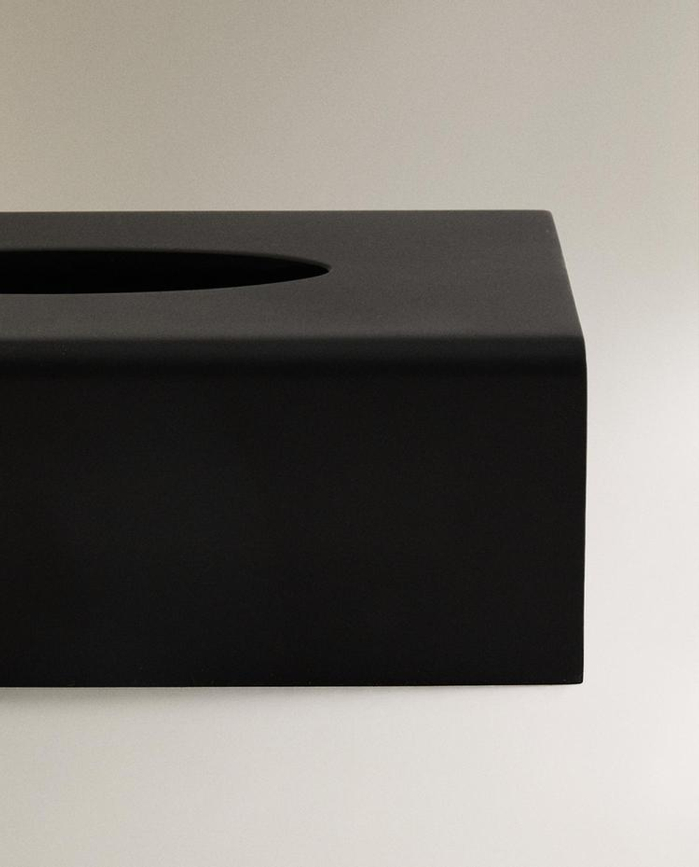 ZARA HOME КОРОБКА ДЛЯ САЛФЕТОК ИЗ СМОЛЫ, ЧЕРНЫЙ