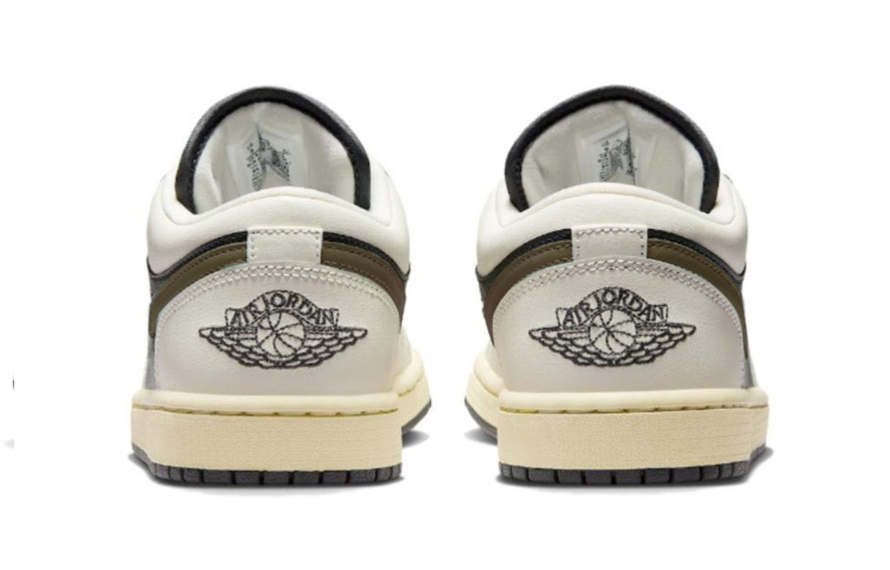Кроссовки Jordan Air Jordan 1 (Женская размерная сетка)
