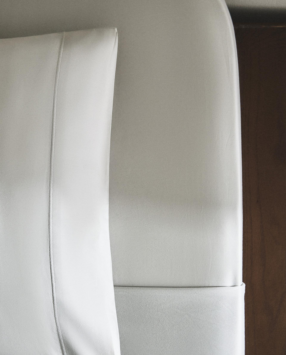 Zara Home - Атласная простыня с эластичной лентой, высота 40 см (300 нитей), серый, 160х200х40 см