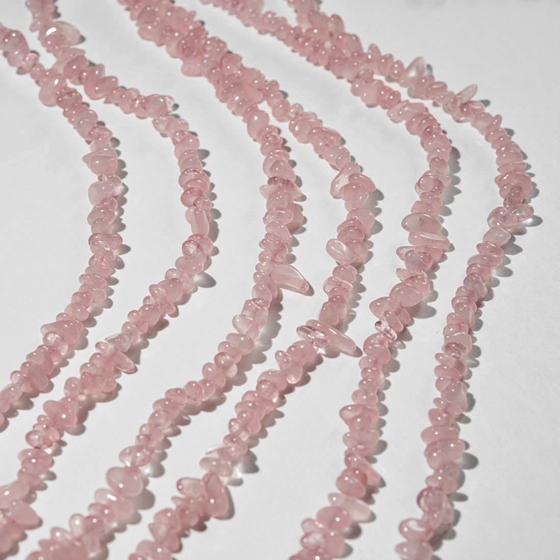 Розовый кварц натуральный, бусины фриформ, 4-10мм
