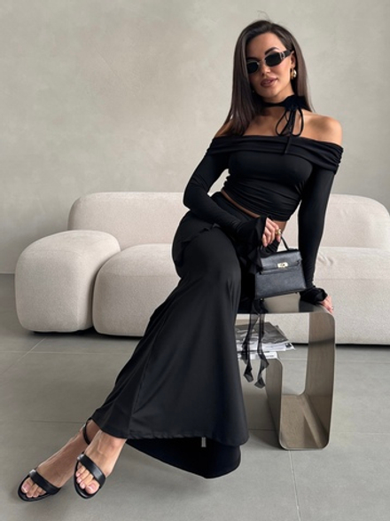 Женский костюм топ с юбкой воланы с розой черный