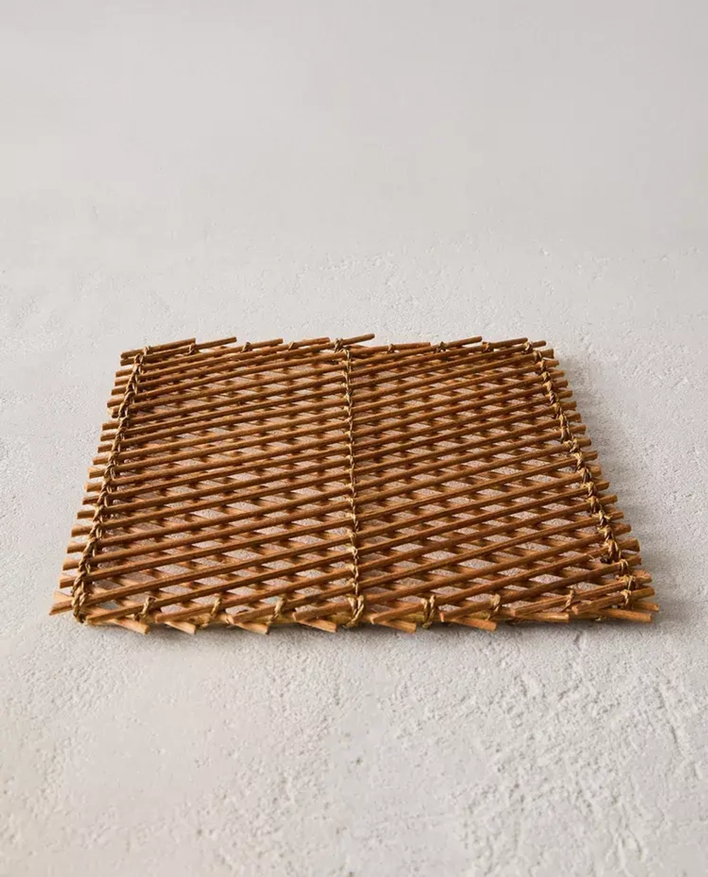 ZARA HOME ПЛЕТЕНАЯ ПОДСТАВКА, СВЕТЛО-БЕЖЕВЫЙ