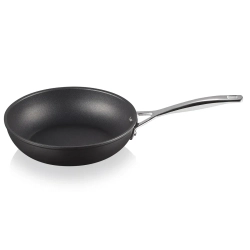 Le Creuset Сковорода с антипригарным покрытием PRO глубиной 24см.