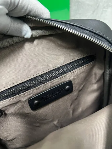 Сумка мужская кожаная Bottega Veneta через плечо