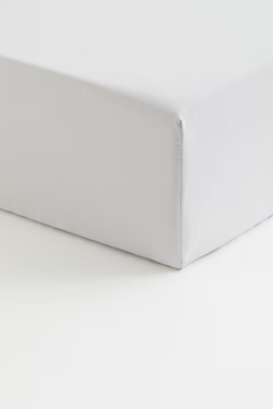 H&M ХЛОПКОВАЯ ПРОСТЫНЯ НА РЕЗИНКЕ, СВЕТЛО-СЕРЫЙ