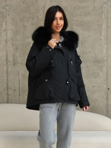 Черная укороченная парка с меховым воротником