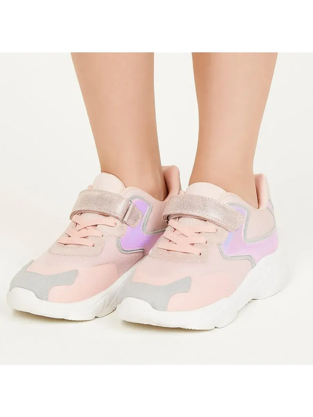 Кроссовки для девочки.