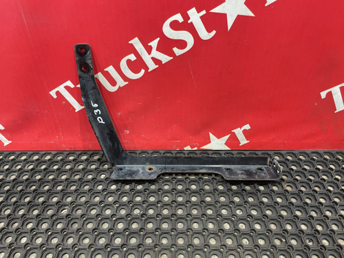 Кронштейн трапа над ящиком АКБ