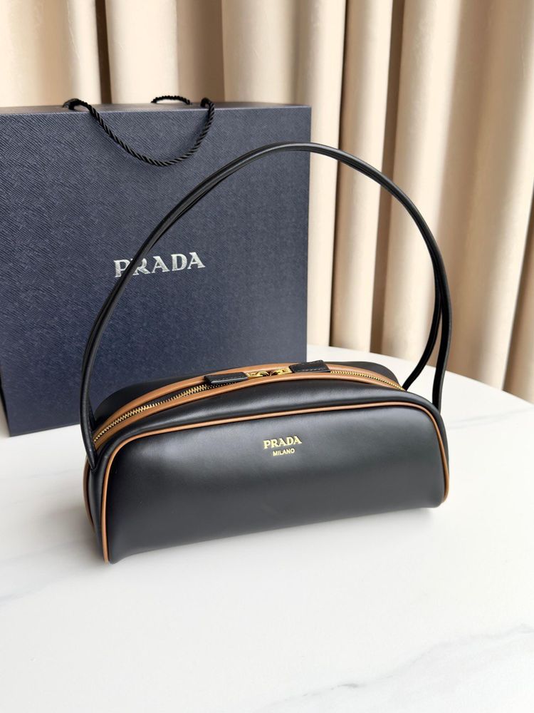 Пуховик Prada