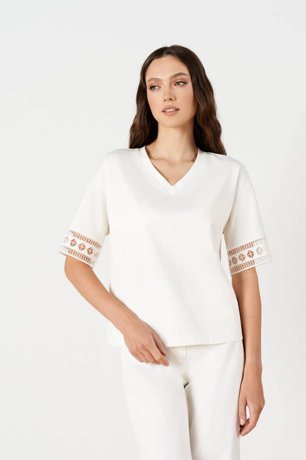 23247 Футболка женская (молочный)