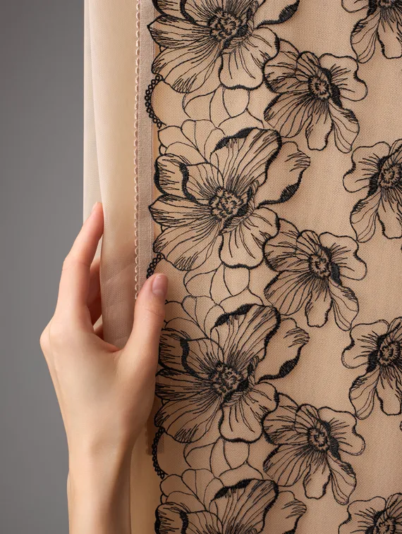 05-172 Вышивка на неэл. сетке 25 см, бежевый/черный 170