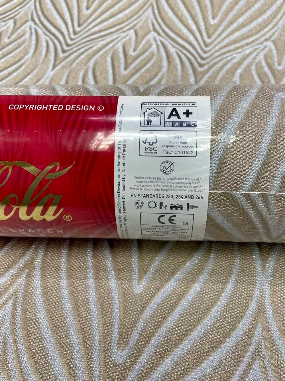 Обои флизелиновые 41223z Coca Cola Италия