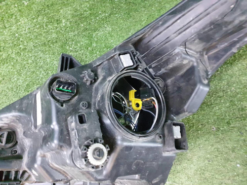 Битая Фара правая Kia Rio 4 (2020-н.в.) галоген