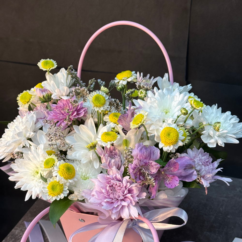 Сумочка с разноцветной хризантемой