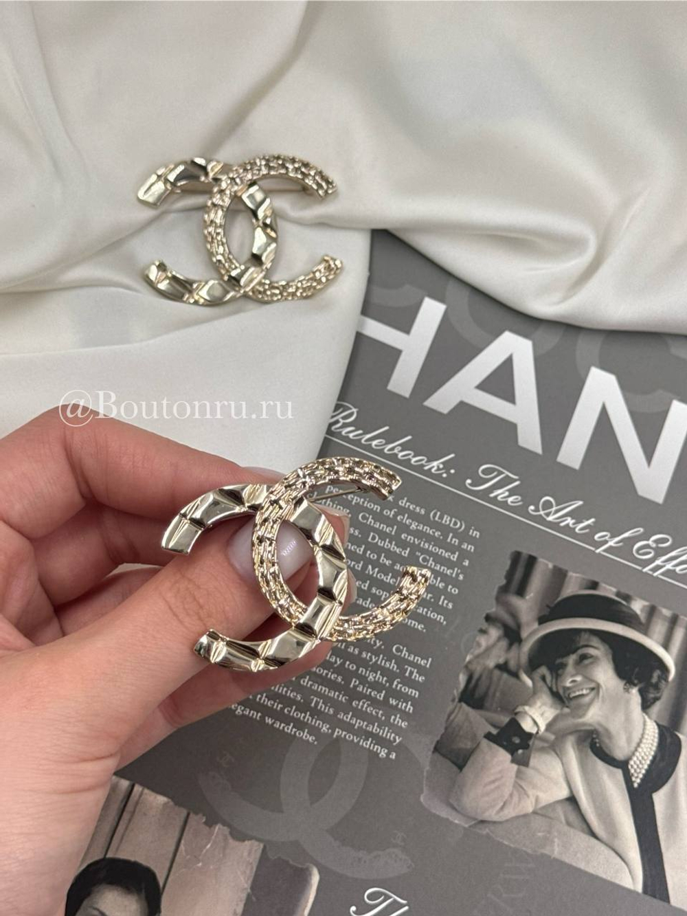 Брошь Золотистая Шан. Стеганая