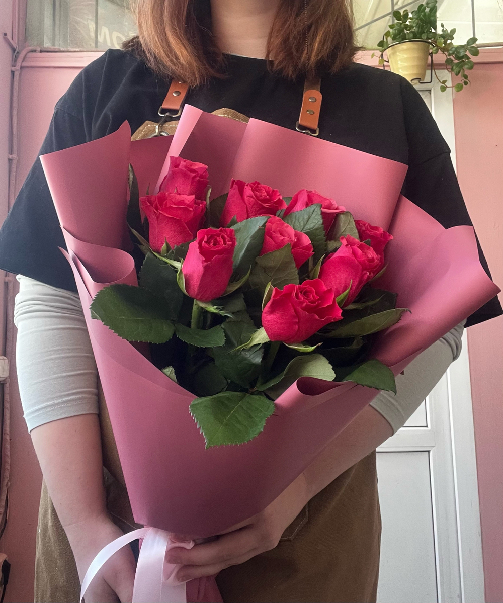Букет из 9 малиновых роз 50см