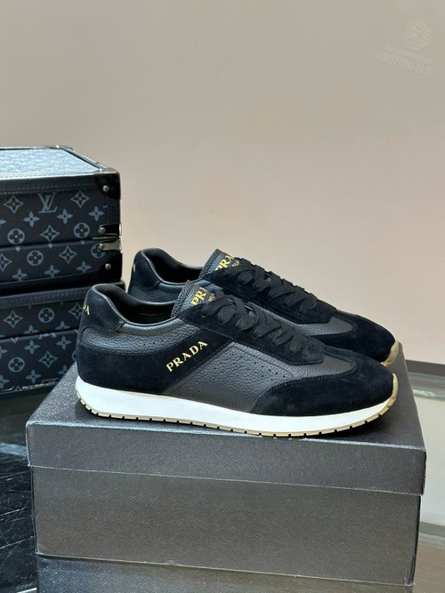 Кроссовки Prada